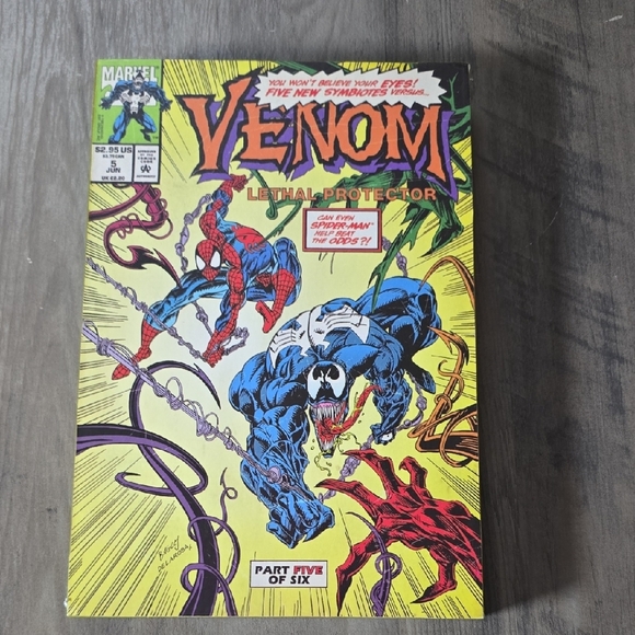 Marvel Other - Venom And Spiderman Wall Decor